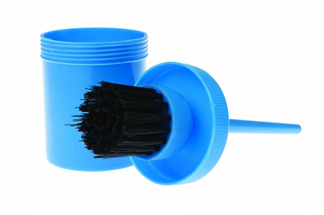 Roma Brights Hoof Oil Brush & Bottle (Aqua)