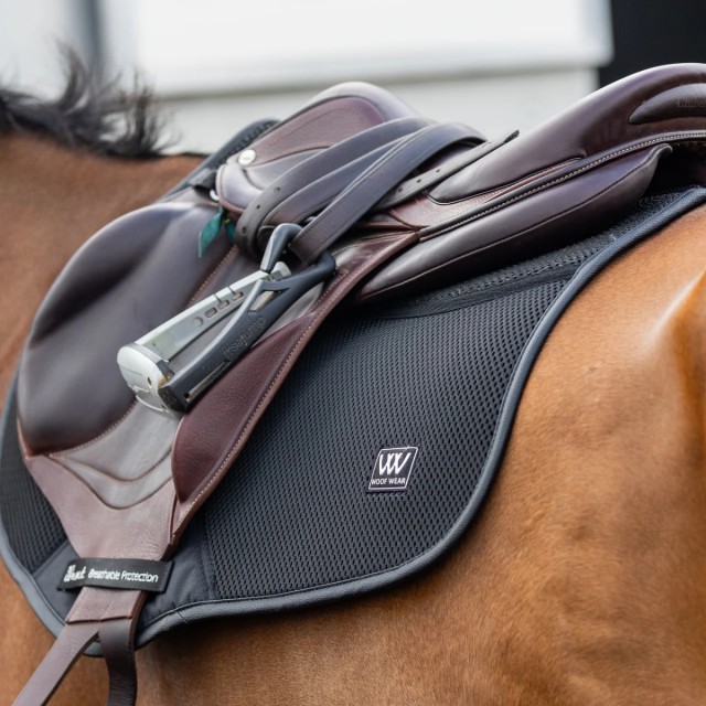 Woof Wear Ivent Close Contact Saddlepad (Black)