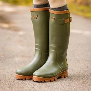 Why not get prepared for those wet weather days… We are bringing our Woof Wear wellies with us this...