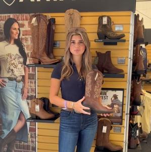 Hear all about the Heritage J Toe 👢… a customer favourite to round up your western wardrobe! �...